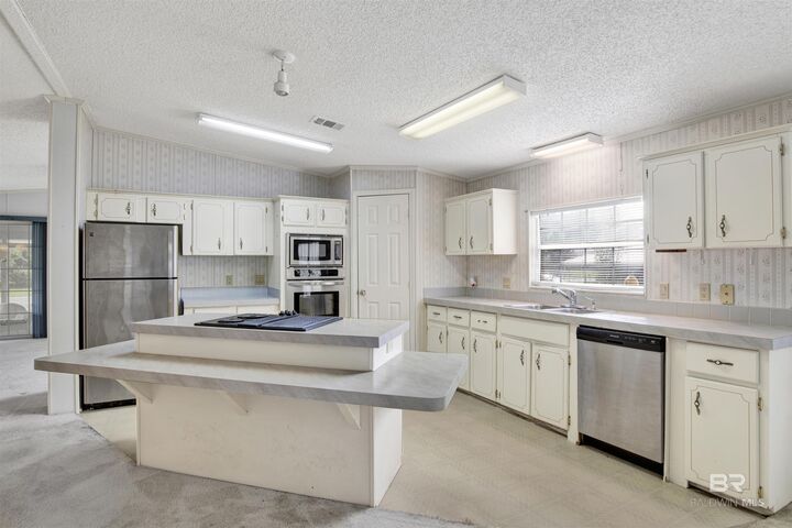 Property Photo:  1216 Ridgewood Drive  AL 36549 