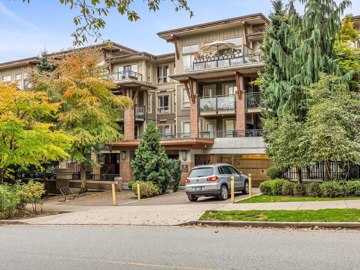 Property Photo: 1633 Mackay Avenue 119 BC V7P 0A2