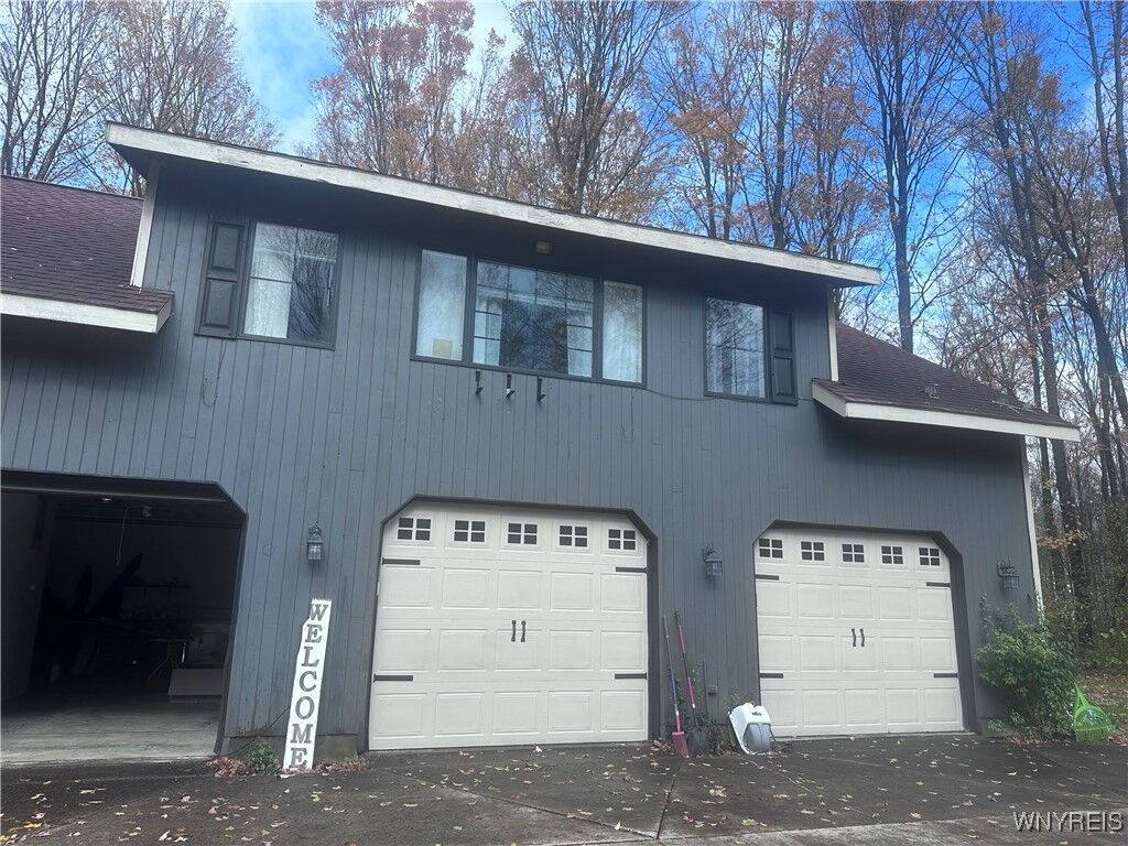 Property Photo:  6760 Schwartz Road  NY 14171