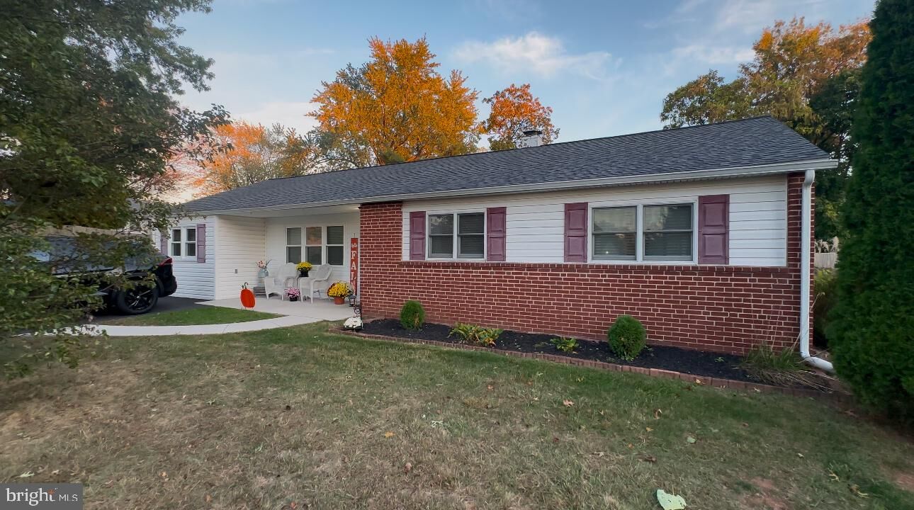 Property Photo: 3154 Sycamore Lane PA 19401