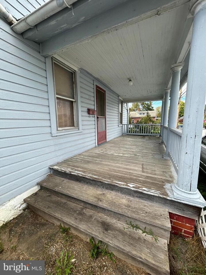 Property Photo: 27 Jackson Avenue VA 22601