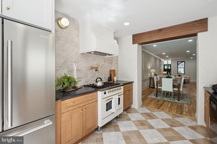842 Wharton Street  Philadelphia PA 19147 photo