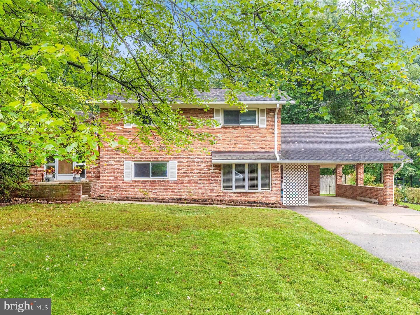 Property Photo: 7203 Homestead Place VA 22151