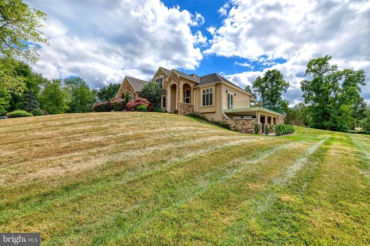 Property Photo: 86 Aqueduct Road PA 18977