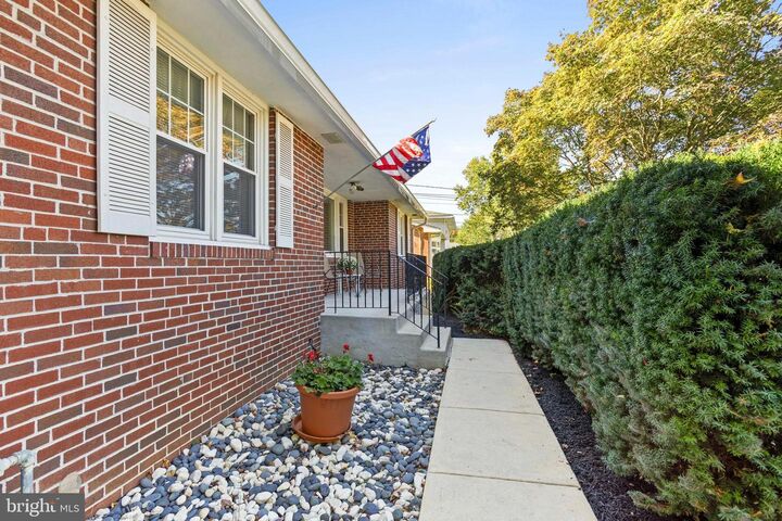 Property Photo:  2502 Grand Avenue  PA 19043 