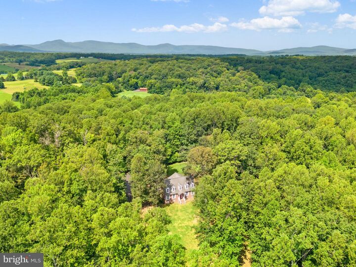 Property Photo: 11136 Orlean Vista Drive VA 20115