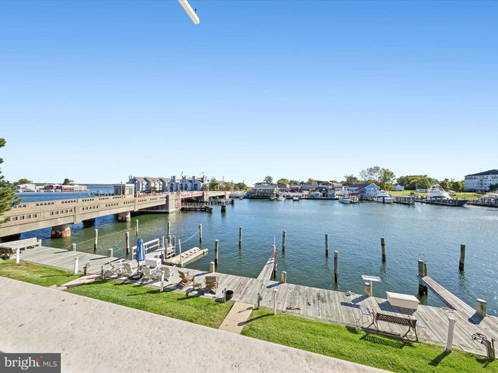 Property Photo:  220 Market Square 4C  MD 21613 