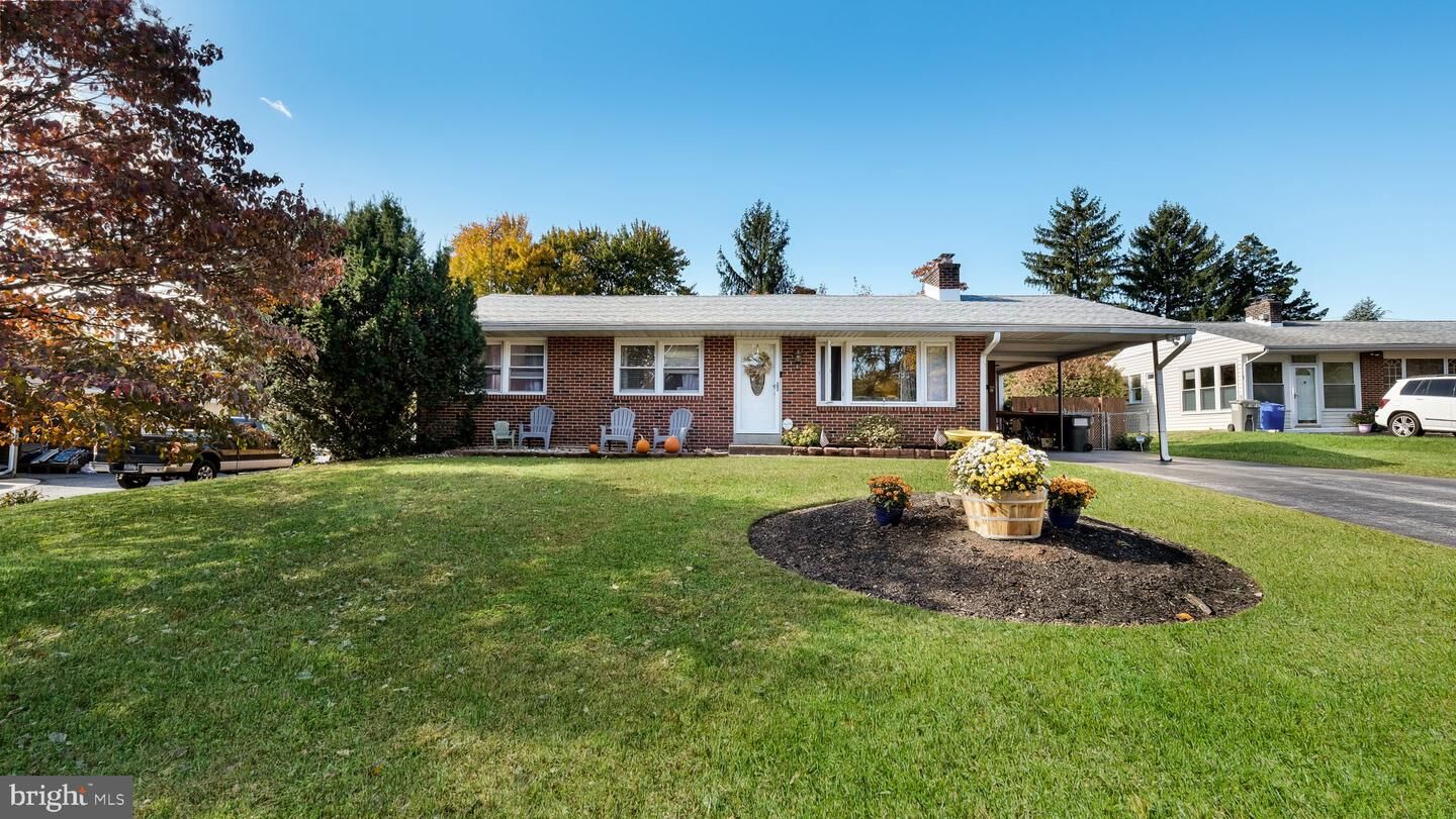 Property Photo:  93 Patricia Place  PA 19063