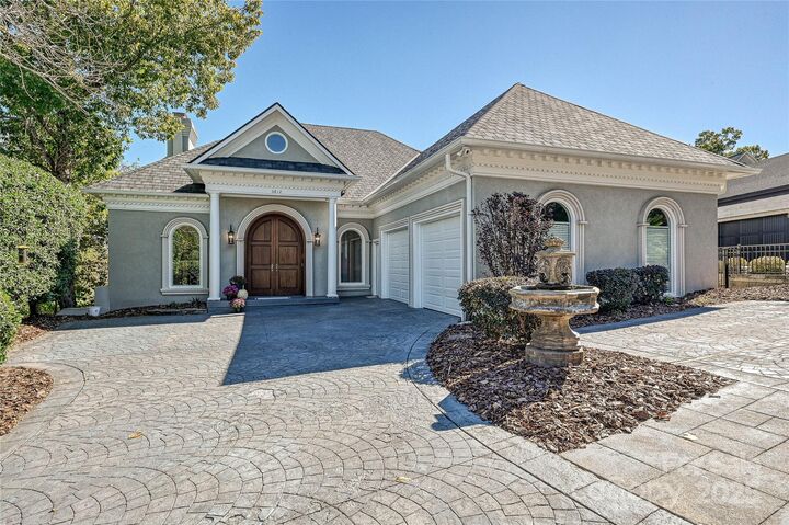 6812 Linkside Court  Charlotte NC 28277 photo