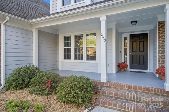 Property Photo: 6600 Shaftesbury Road NC 28270