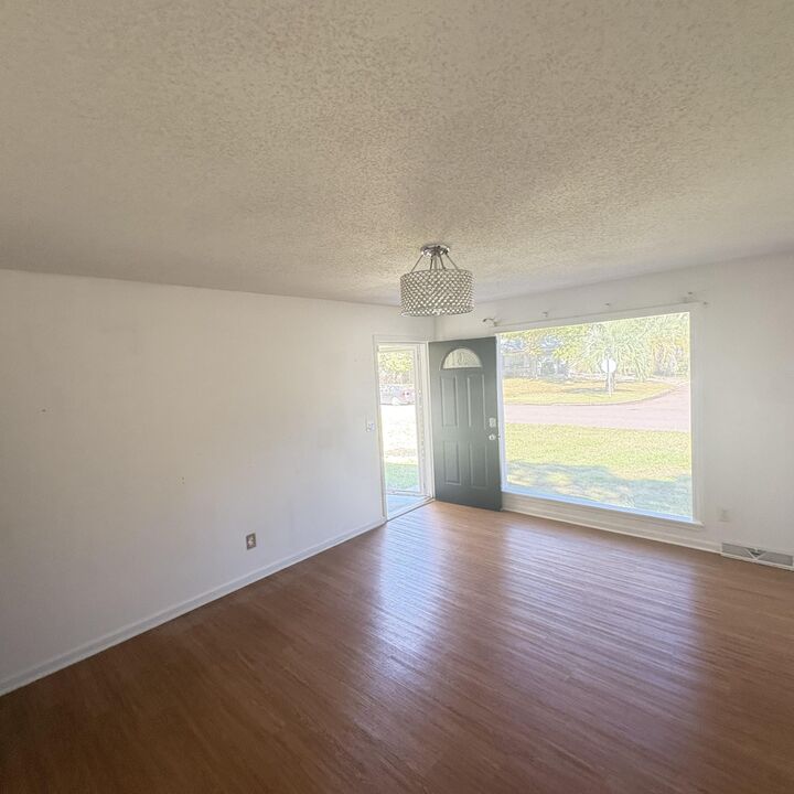 Property Photo: 206 Limehouse Drive SC 29456