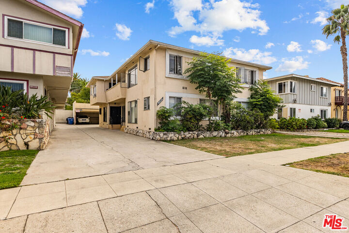 Property Photo: 8536 Saturn St CA 90035