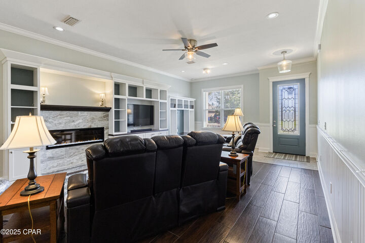 Property Photo: 3695 Cedar Park Drive FL 32404