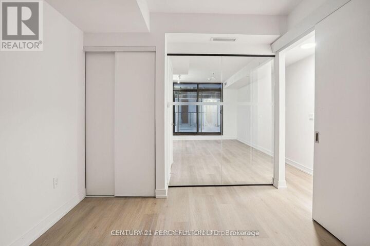 Photo de la propriété:  1 Jarvis Street 321  ON L8R 3J2 