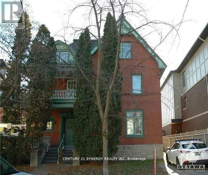Property Photo: 458 Maclaren Street 1A ON K1R 5K6