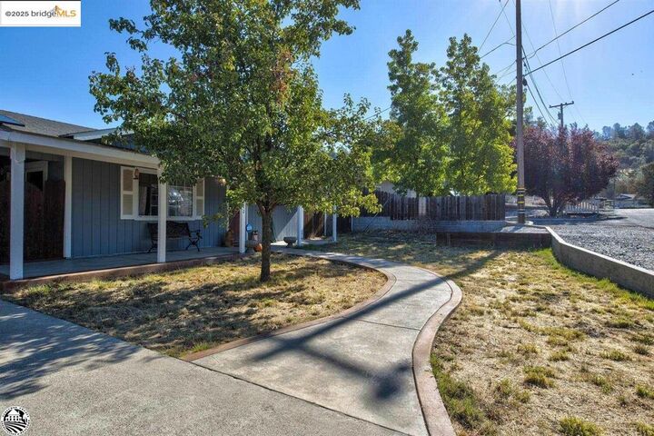 Property Photo:  17412 Livermore Ct  CA 95372