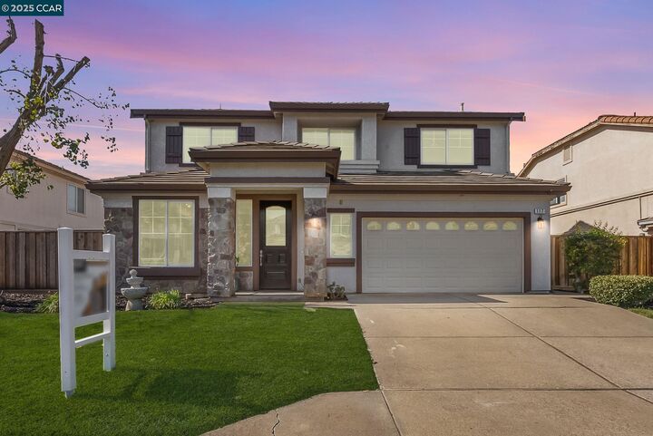 Property Photo:  117 Cardinal Ln  CA 94505 