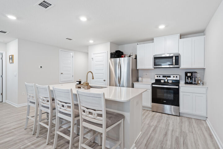 Property Photo: 2665 Saltgrass Way FL 32536