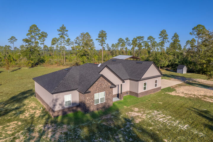 Property Photo: 6150 Sherman Kennedy Rd FL 32531