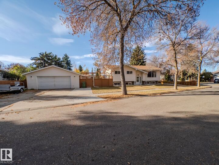 Property Photo: 11 Falcon Crescent AB T8N 1T9