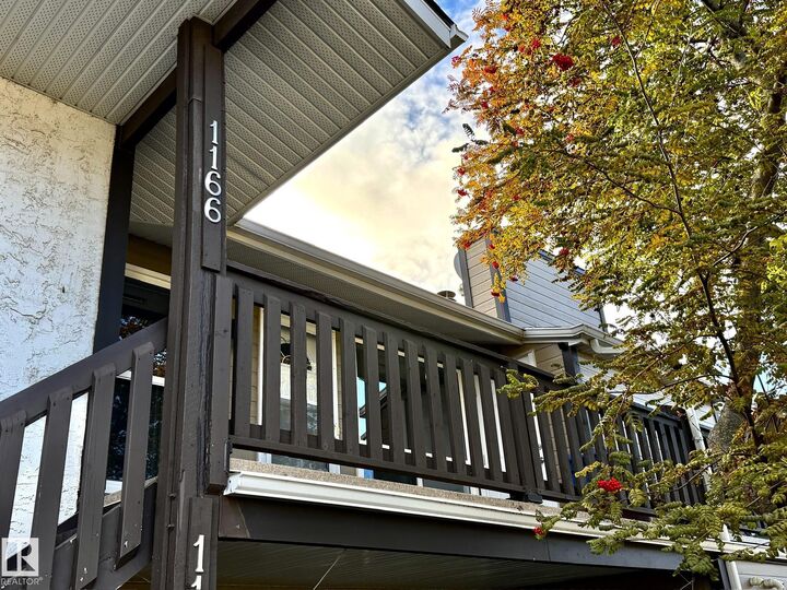 1166 Saddleback Road NW  Edmonton AB T6J 4Z4 photo