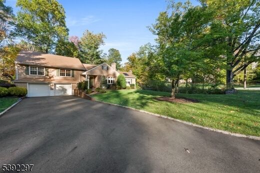 Property Photo: 9 Acorn Pl NJ 07006