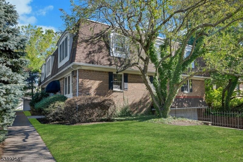 Property Photo:  301 Claremont Ave 1  NJ 07042 