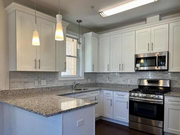 Property Photo:  140 36th St 305  NJ 07087