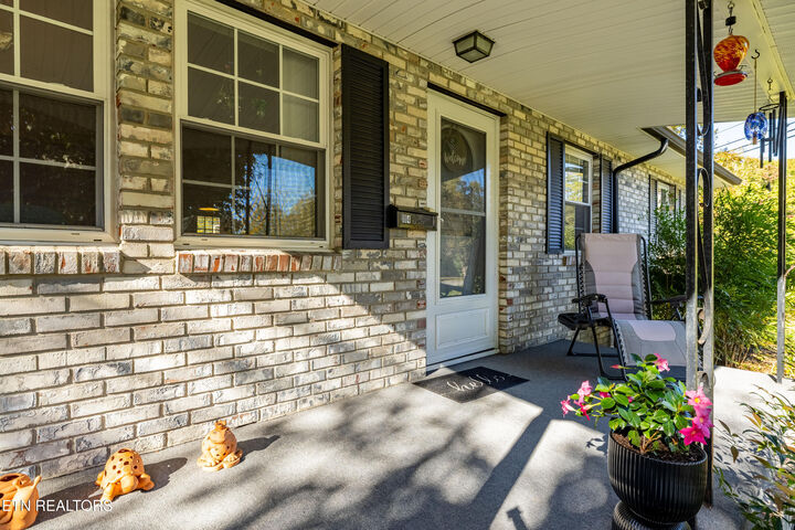 Property Photo: 114 Verdun Rd TN 37841
