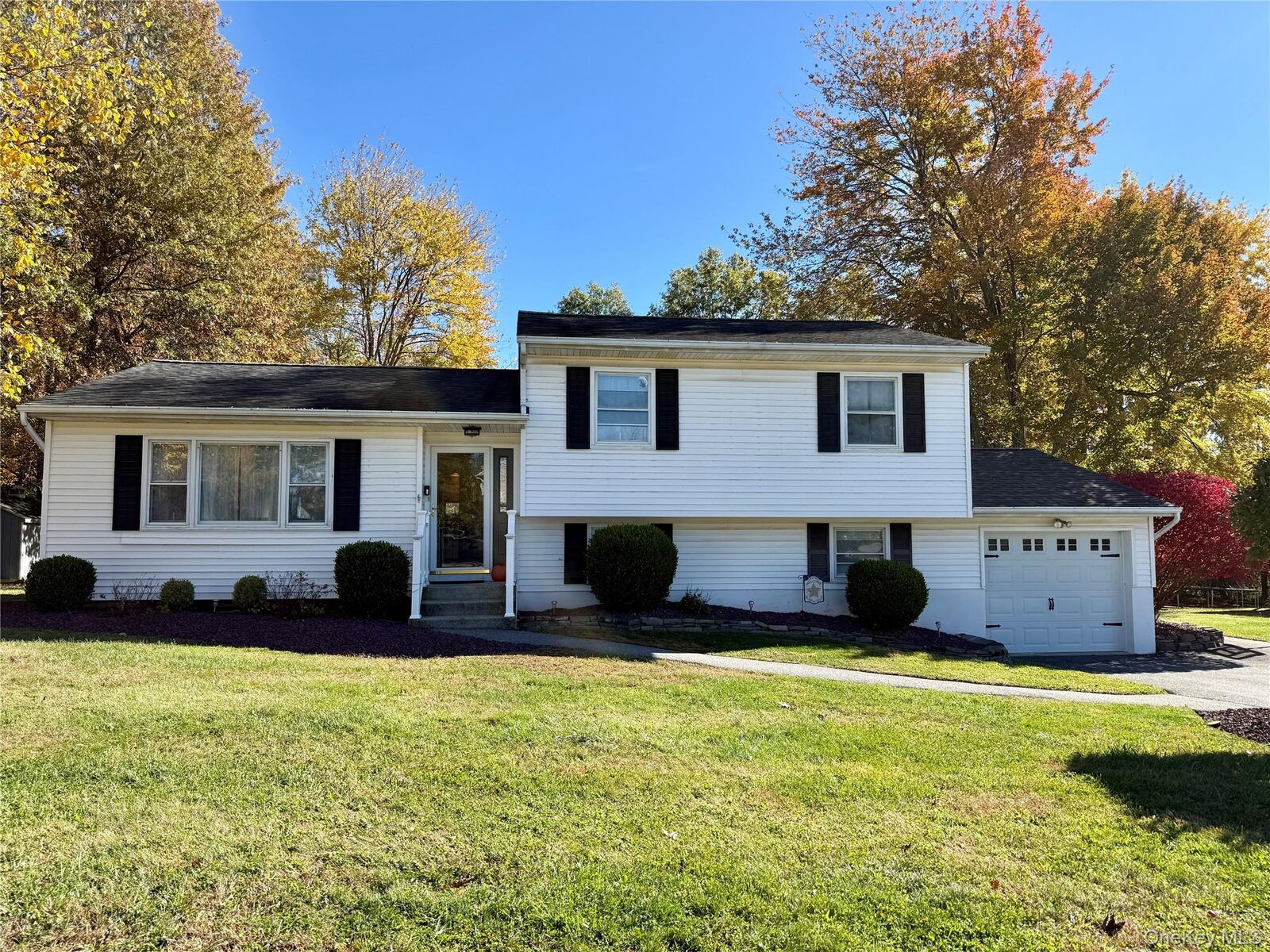 Property Photo: 14 Somerset Drive NY 10992