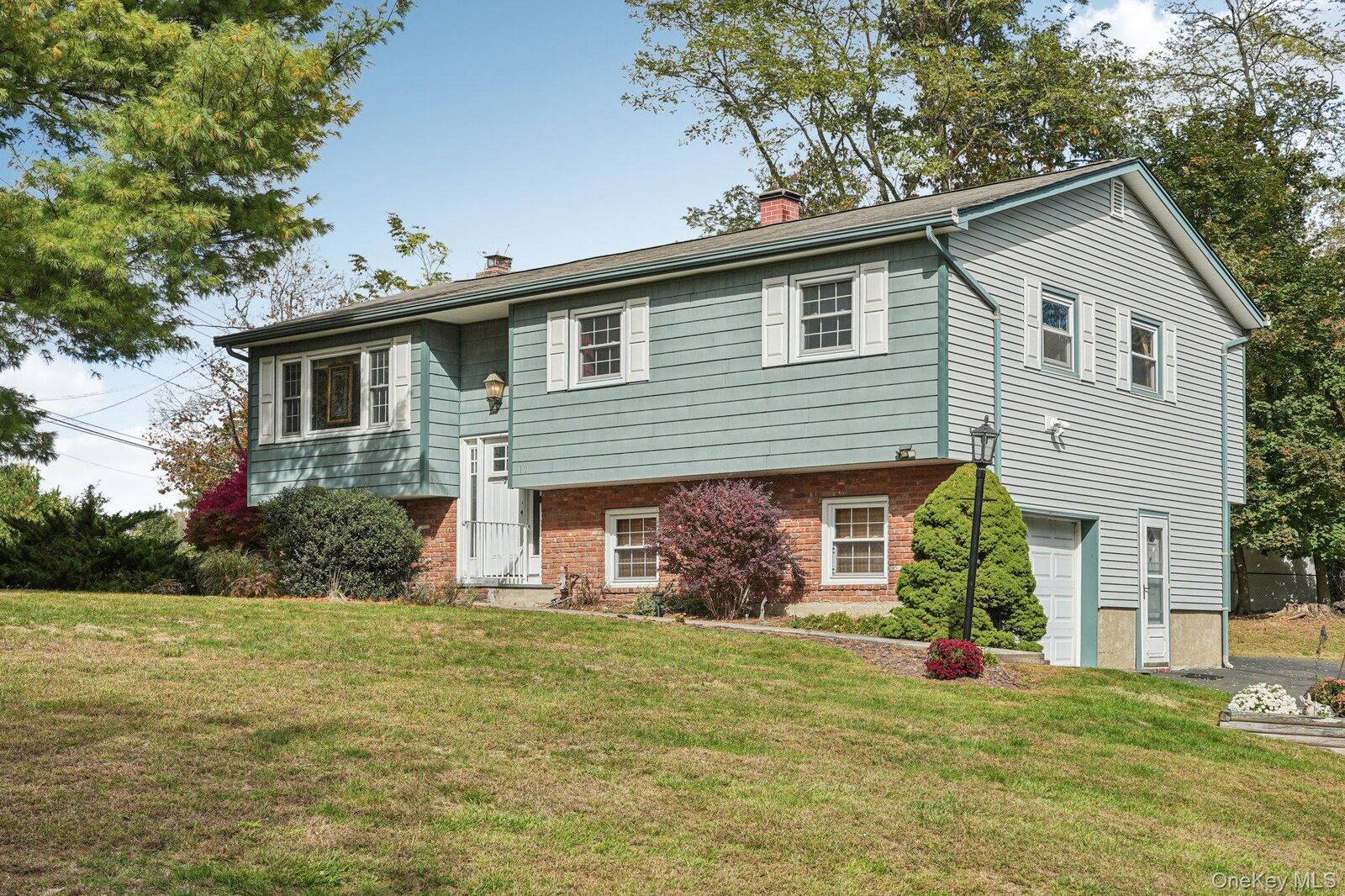 Property Photo:  10 Glen Court  NY 10920