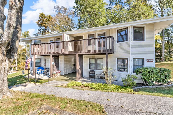 Property Photo:  34C Warwick Place  NY 10598 