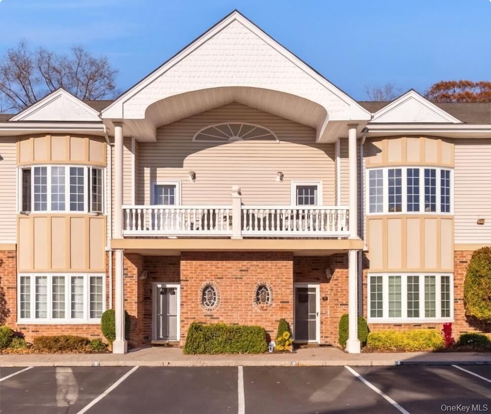 Property Photo: 6 Sarah Court NY 11701