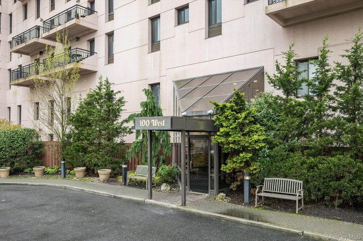 Property Photo: 100 W Broadway 7L NY 11561