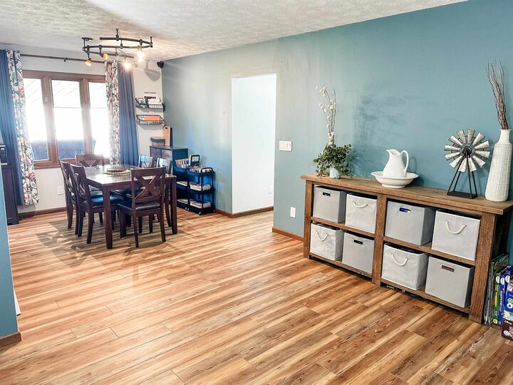 Property Photo:  2811 W Philip Ave  NE 69101