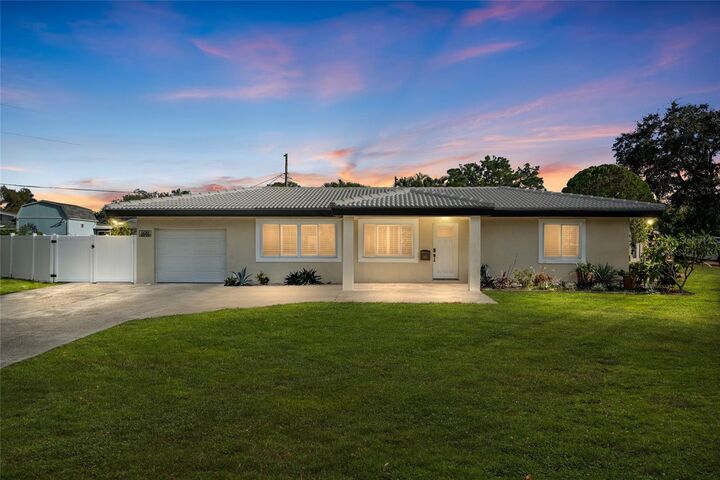 Property Photo: 4681 Shore Acres Boulevard NE FL 33703