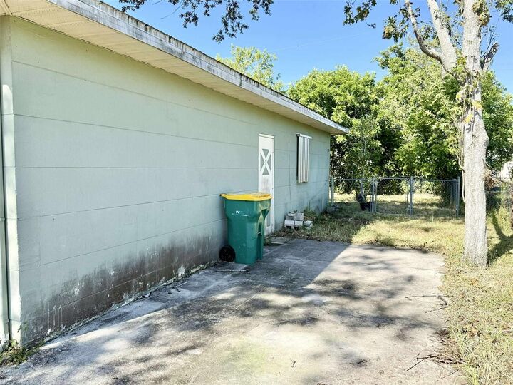 Property Photo: 400 Dalton Boulevard FL 33952