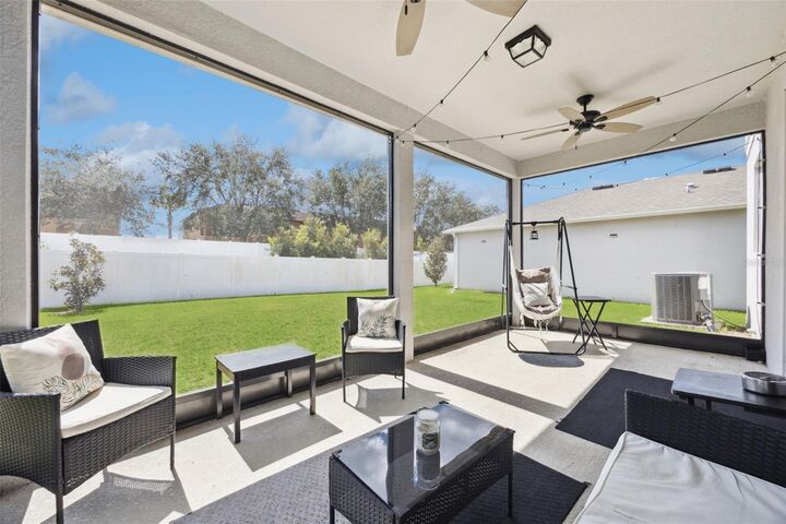 Property Photo:  1068 Papaya Circle  FL 33897 