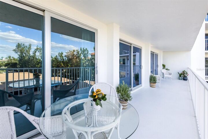 Property Photo:  2301 Gulf Of Mexico Drive 54N  FL 34228 