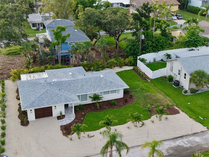 Property Photo: 1625 Idle Lane FL 34231