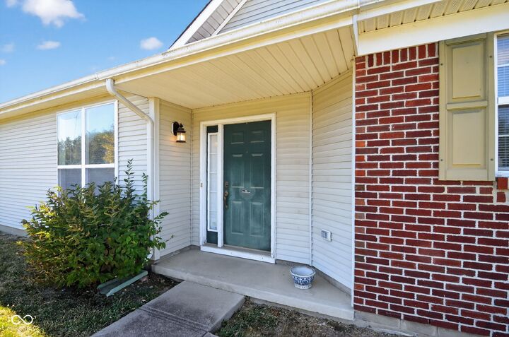 Property Photo: 8231 Pelham Place IN 46216