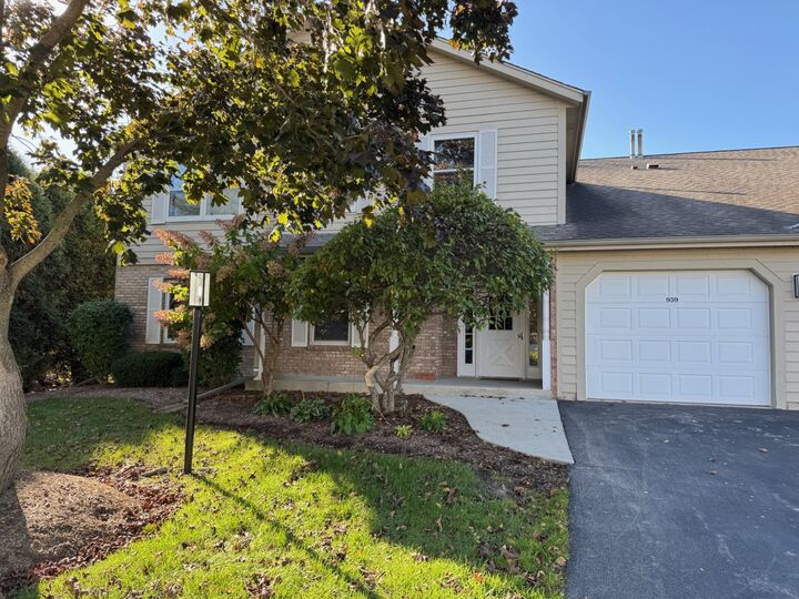 939 Crestwood Dr 1D  Burlington WI 53105 photo