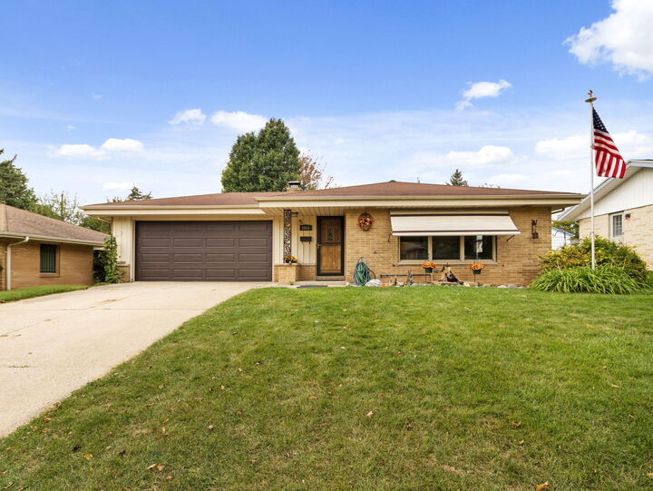 2911 S 72nd St  West Allis WI 53219 photo