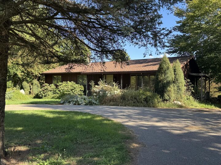 50739 Pleasant Street  Dowagiac MI 49047 photo