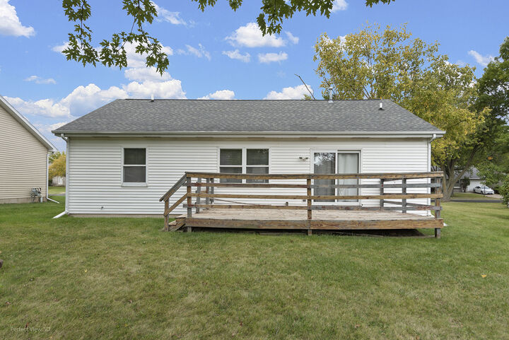 Property Photo: 1212 Loren Drive IL 60115