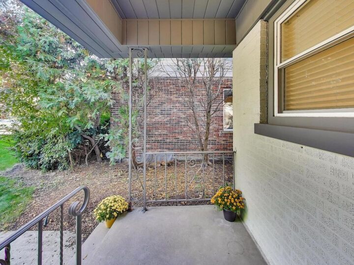 Property Photo:  416 Leitch Avenue  IL 60525