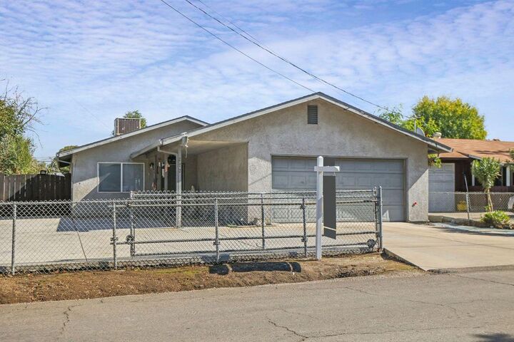 272 S Olive Avenue  Stockton CA 95215 photo