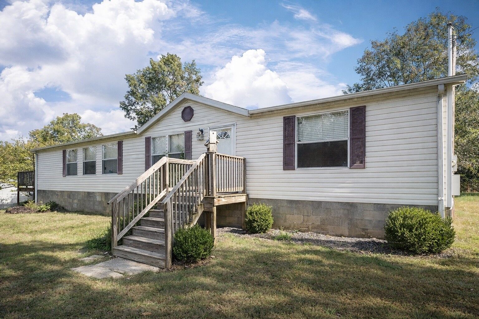 Property Photo: 318 Autumn Rd TN 37357