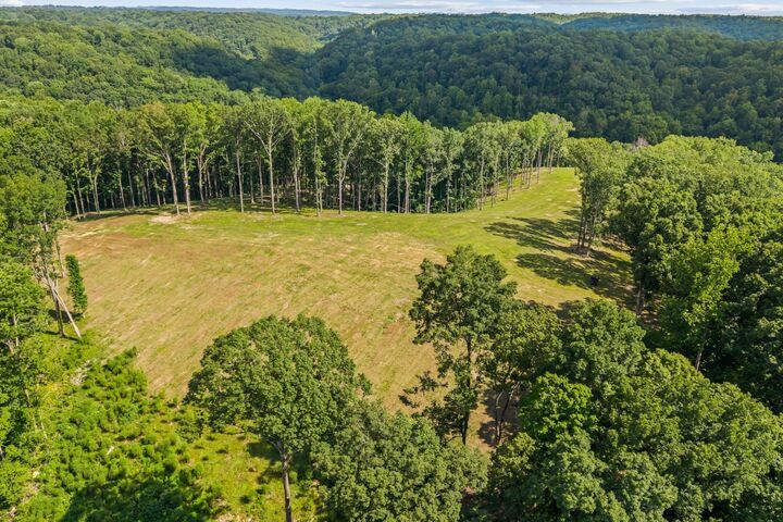 Property Photo: 5204 Drury Ln TN 37064
