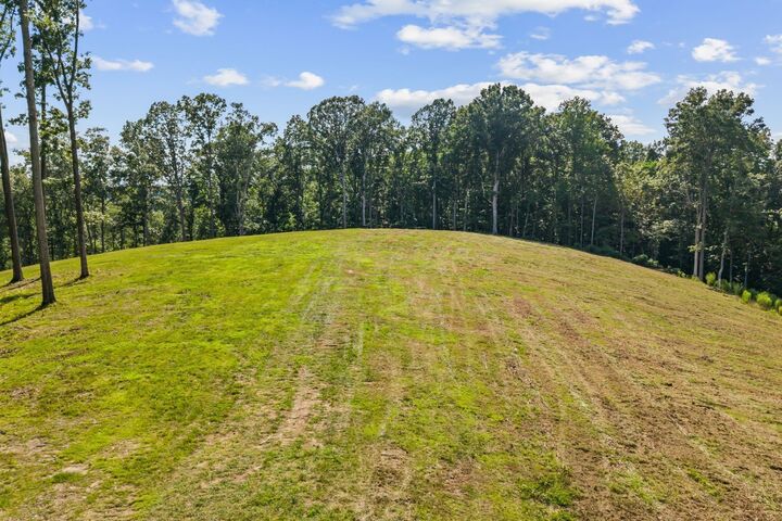 Property Photo: 5204 Drury Ln TN 37064